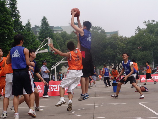 先后在多个